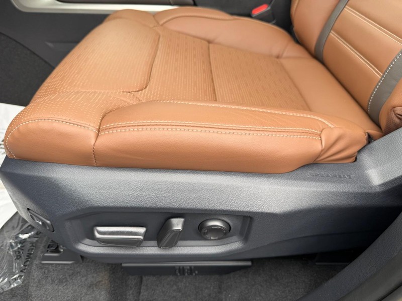 Toyota Tundra 4WD Vehicle Image 20