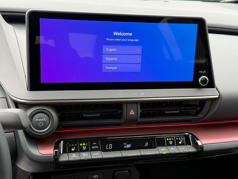 Toyota Prius Plug-In Hybrid Vehicle Image 11