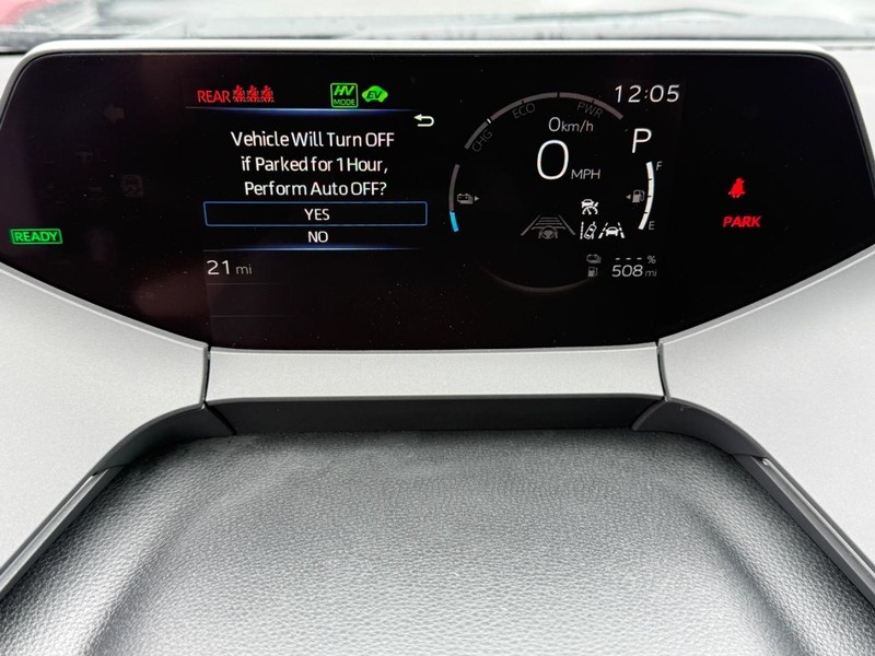 Toyota Prius Plug-In Hybrid Vehicle Image 15