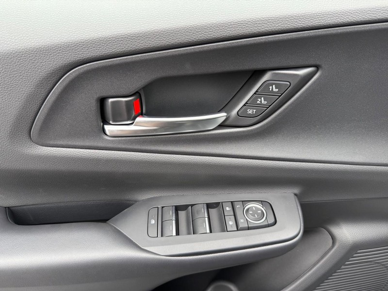 Toyota Prius Plug-In Hybrid Vehicle Image 17