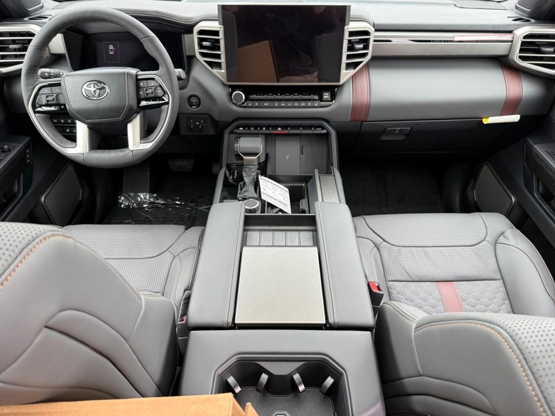 Toyota Tundra 4WD Vehicle Image 06