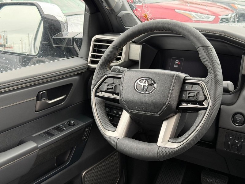 Toyota Tundra 4WD Vehicle Image 07