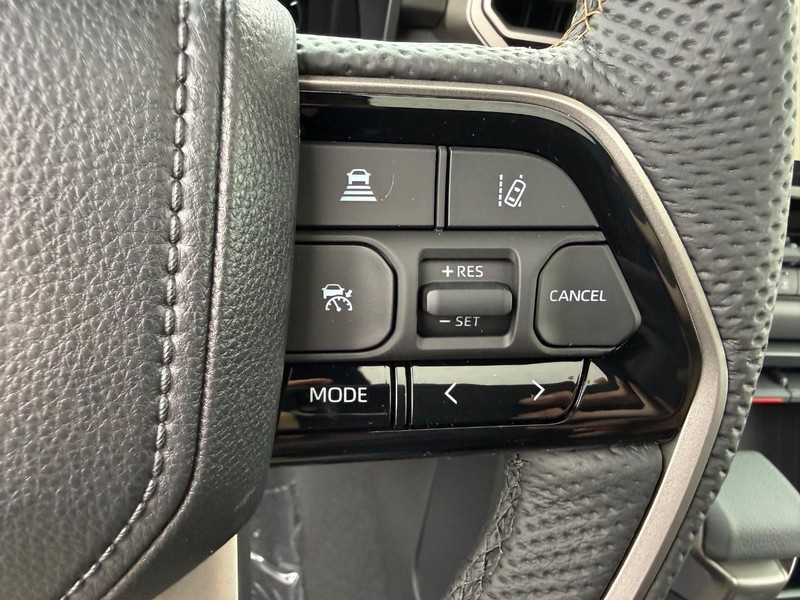 Toyota Tundra 4WD Vehicle Image 09