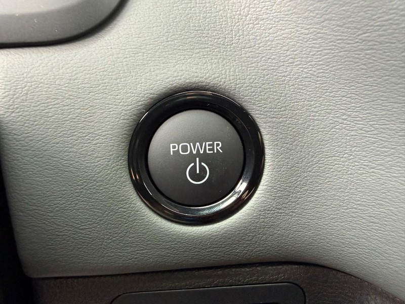 Toyota Tundra 4WD Vehicle Image 10