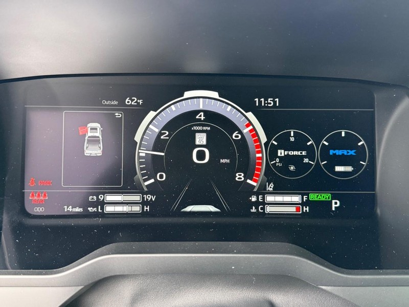 Toyota Tundra 4WD Vehicle Image 17
