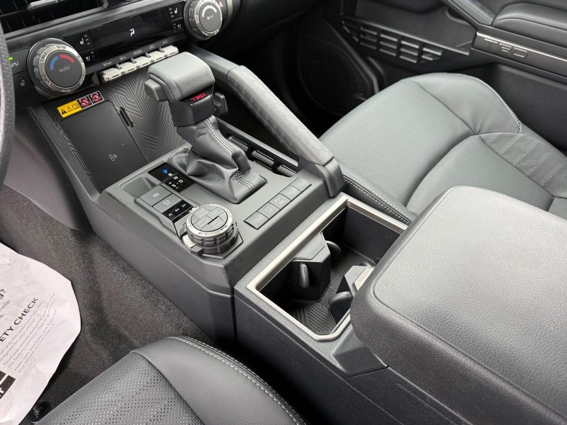 Toyota 4Runner Vehicle Image 15