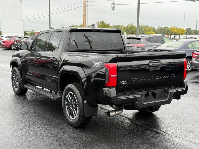 Toyota Tacoma 4WD Vehicle Image 05
