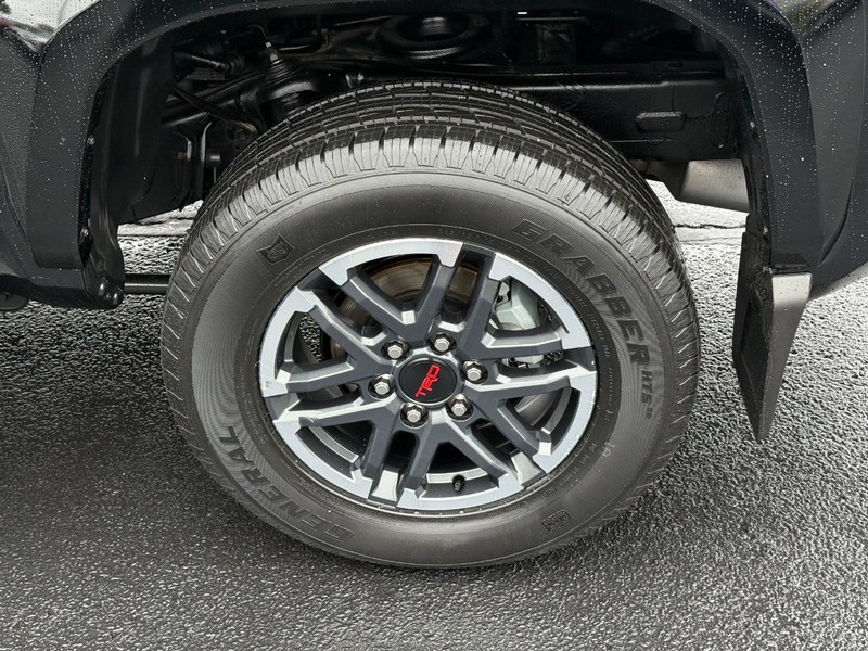 Toyota Tacoma 4WD Vehicle Image 06