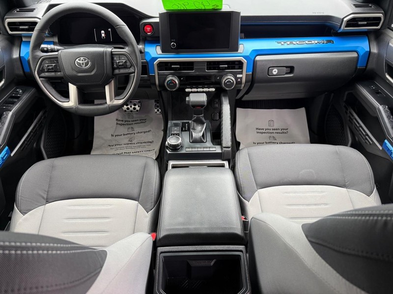 Toyota Tacoma 4WD Vehicle Image 11