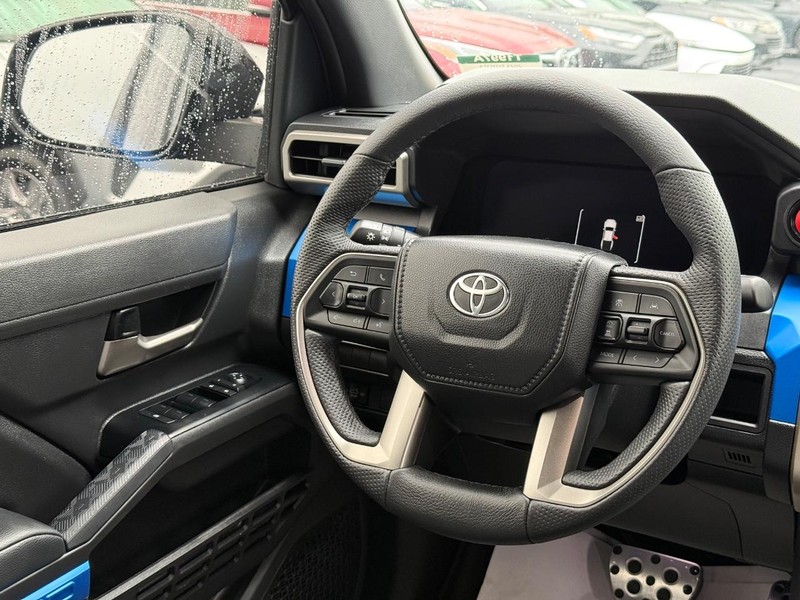 Toyota Tacoma 4WD Vehicle Image 12