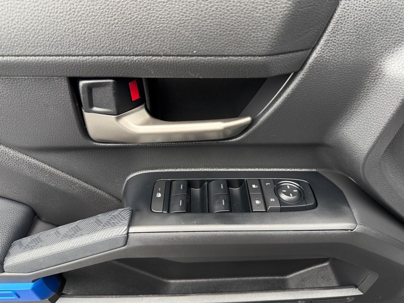 Toyota Tacoma 4WD Vehicle Image 24