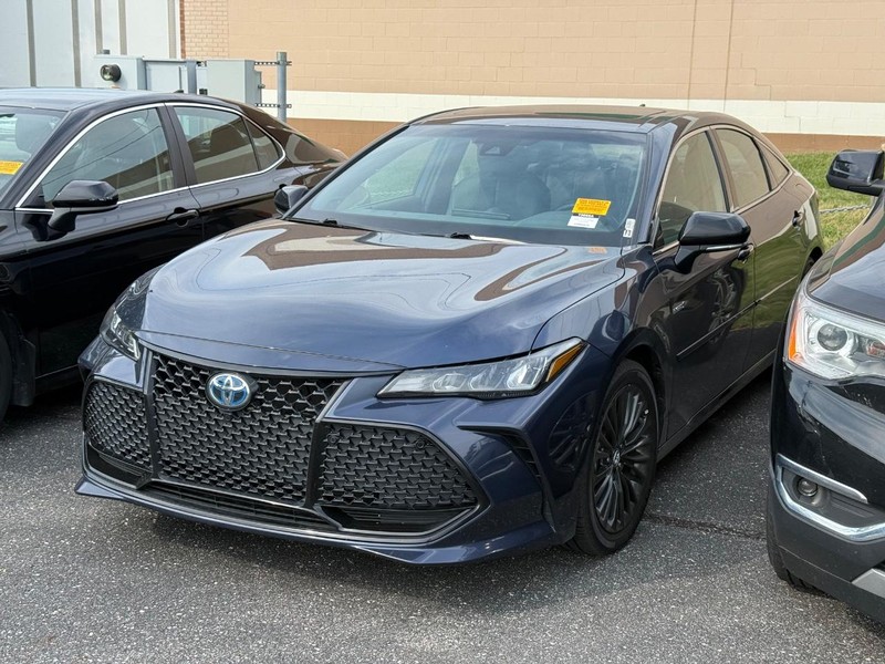 Toyota Avalon Vehicle Image 02