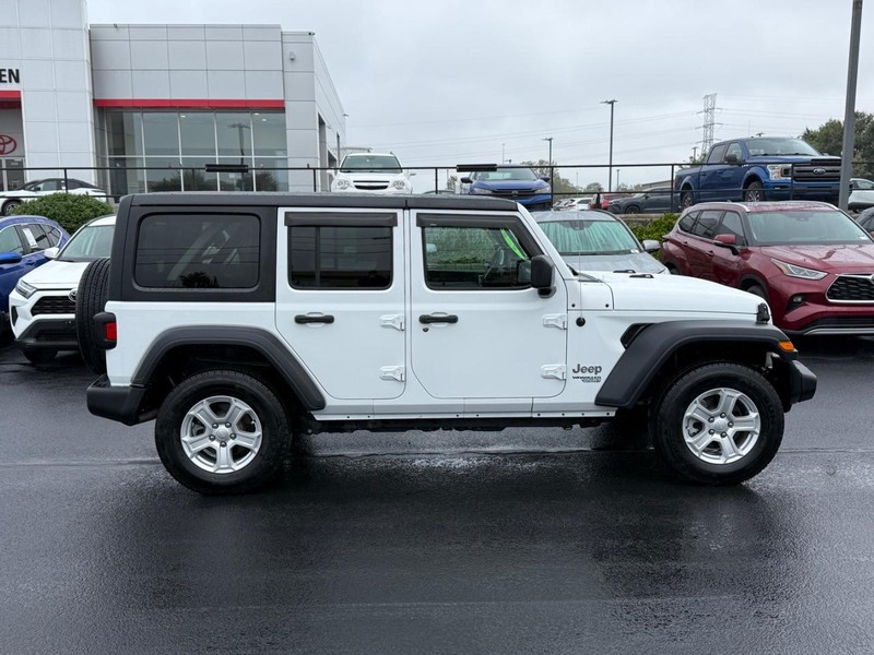 Jeep Wrangler Unlimited Vehicle Image 02