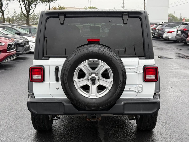 Jeep Wrangler Unlimited Vehicle Image 04