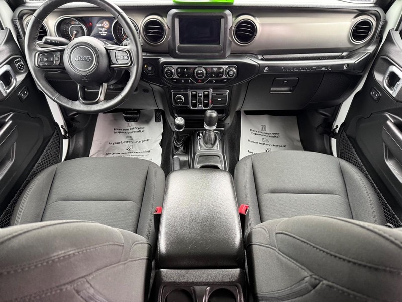 Jeep Wrangler Unlimited Vehicle Image 11