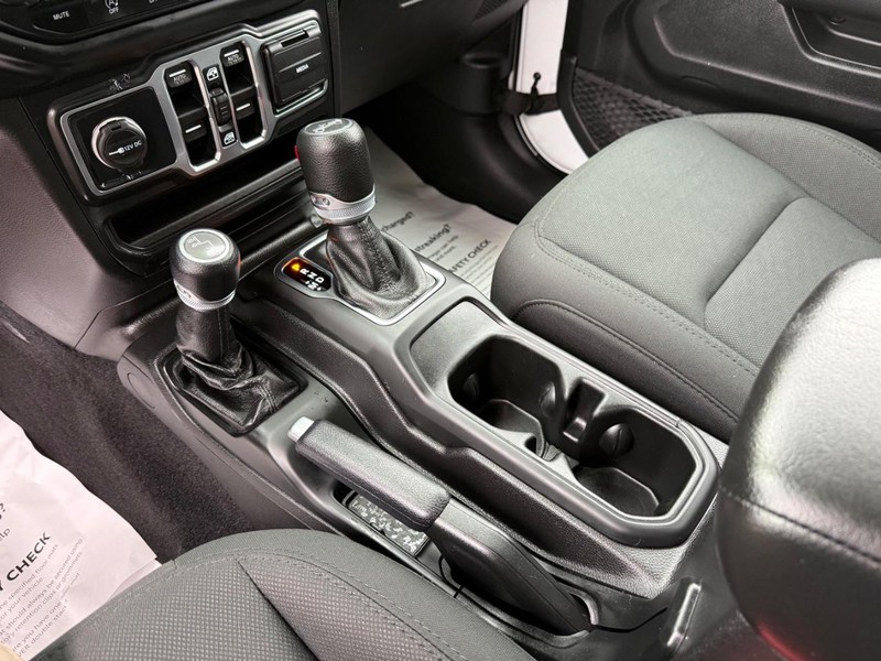 Jeep Wrangler Unlimited Vehicle Image 20