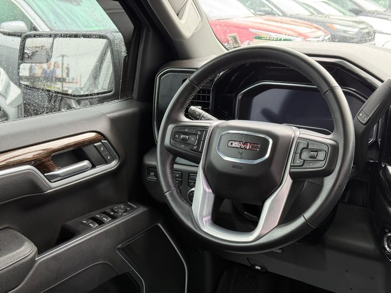 GMC Sierra 1500 Vehicle Image 12