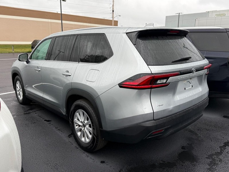 Toyota Grand Highlander Vehicle Image 03