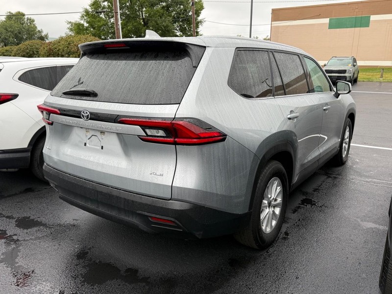 Toyota Grand Highlander Vehicle Image 04