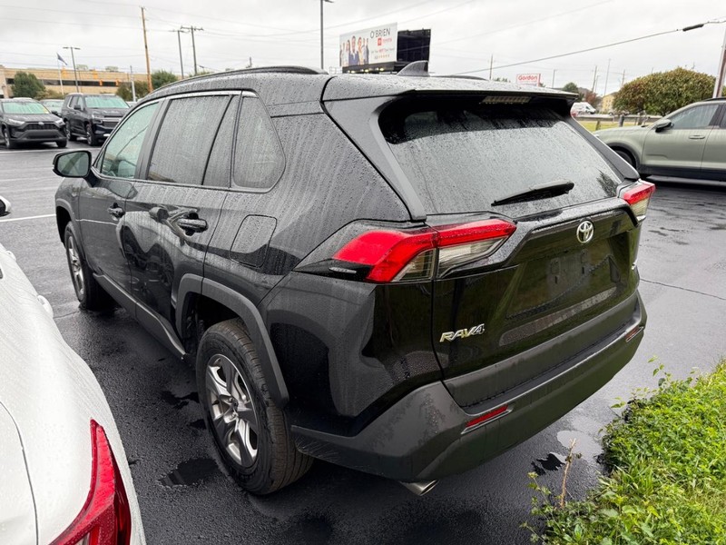 Toyota RAV4 Vehicle Image 03