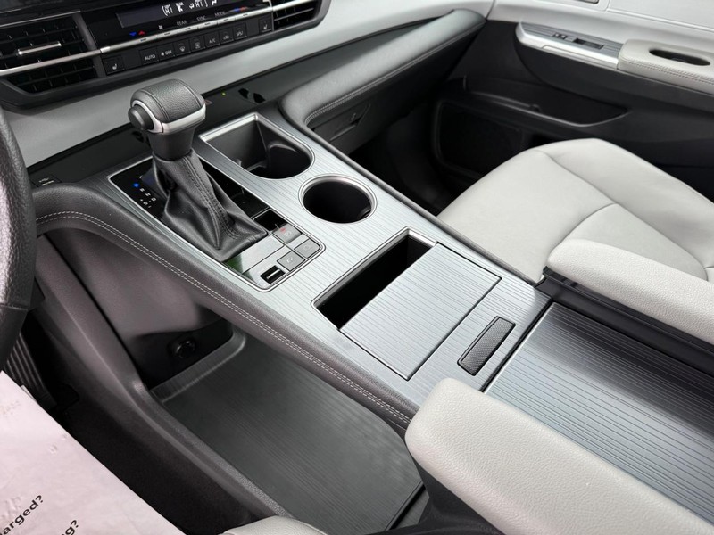 Toyota Sienna Vehicle Image 22