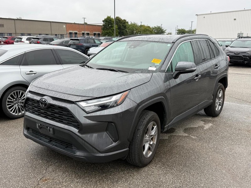 Toyota RAV4 Vehicle Image 02