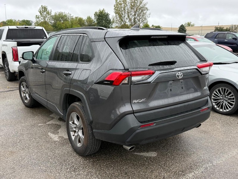 Toyota RAV4 Vehicle Image 03