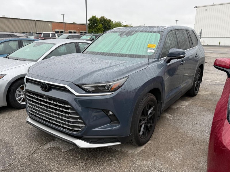 Toyota Grand Highlander Vehicle Image 02