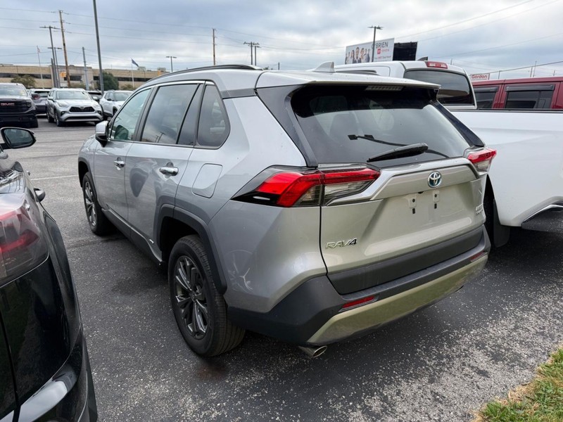 Toyota RAV4 Vehicle Image 03