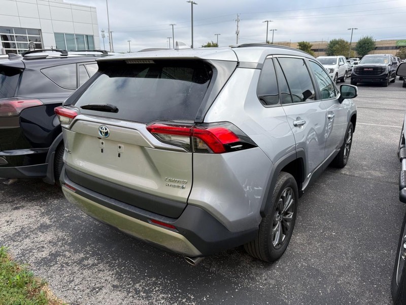 Toyota RAV4 Vehicle Image 04