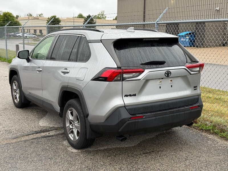 Toyota RAV4 Vehicle Image 03