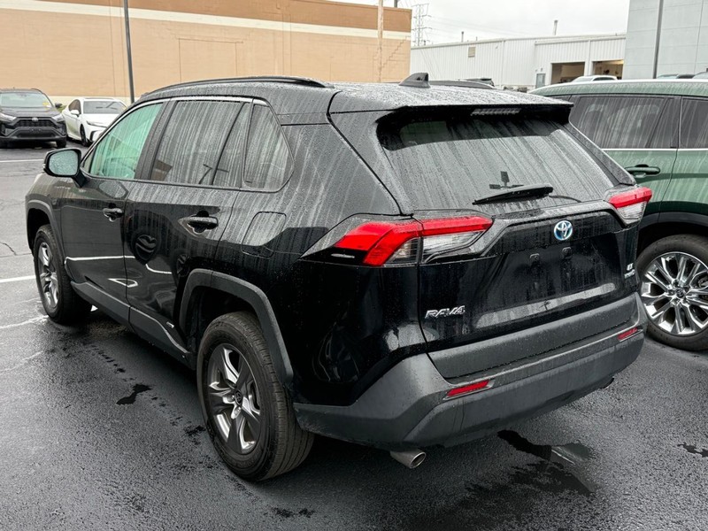 Toyota RAV4 Vehicle Image 03