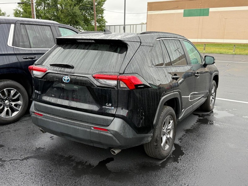 Toyota RAV4 Vehicle Image 04