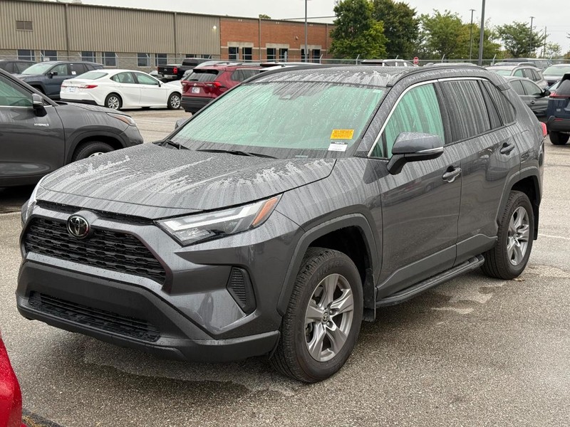 Toyota RAV4 Vehicle Image 02