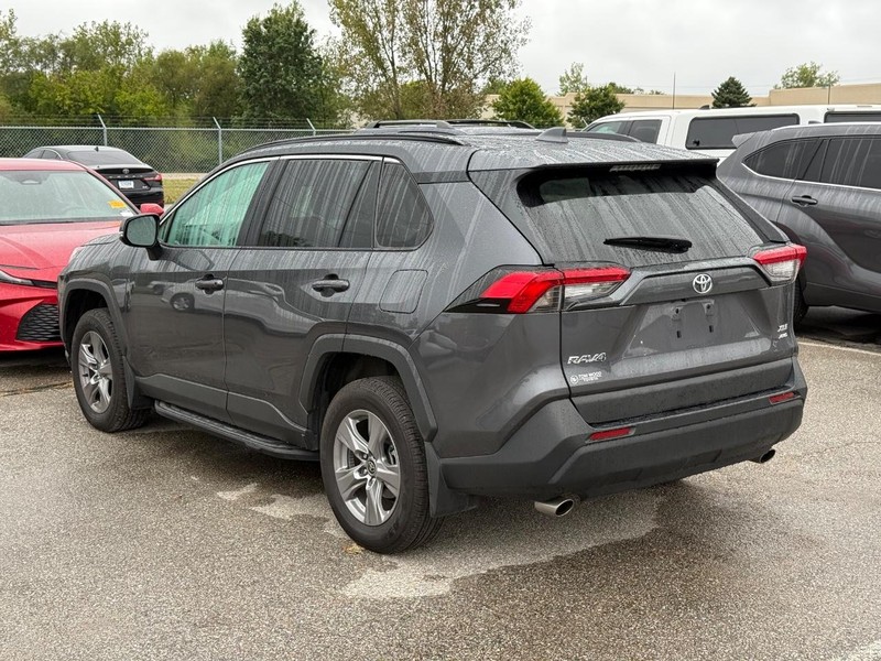 Toyota RAV4 Vehicle Image 03