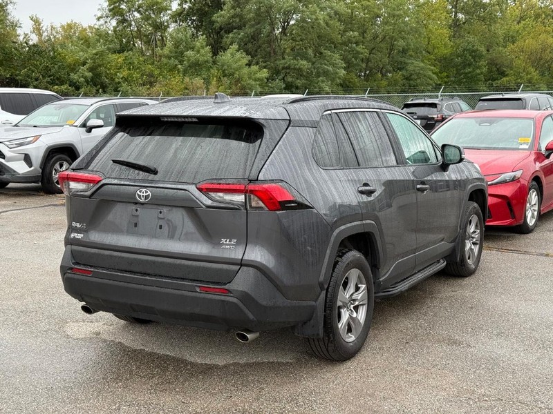 Toyota RAV4 Vehicle Image 04