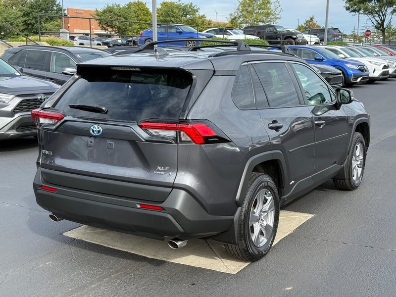 Toyota RAV4 Vehicle Image 03