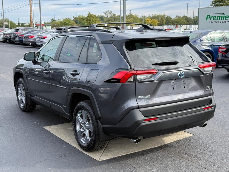 Toyota RAV4 Vehicle Image 05