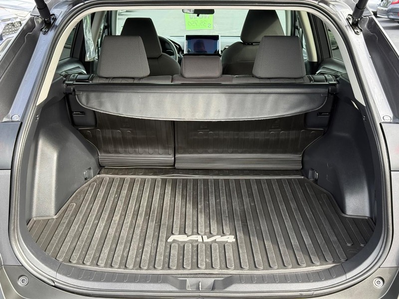 Toyota RAV4 Vehicle Image 07