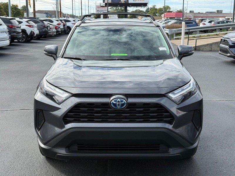 Toyota RAV4 Vehicle Image 10