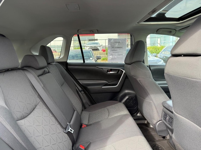 Toyota RAV4 Vehicle Image 11