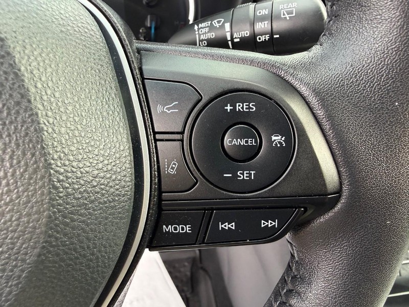 Toyota RAV4 Vehicle Image 16