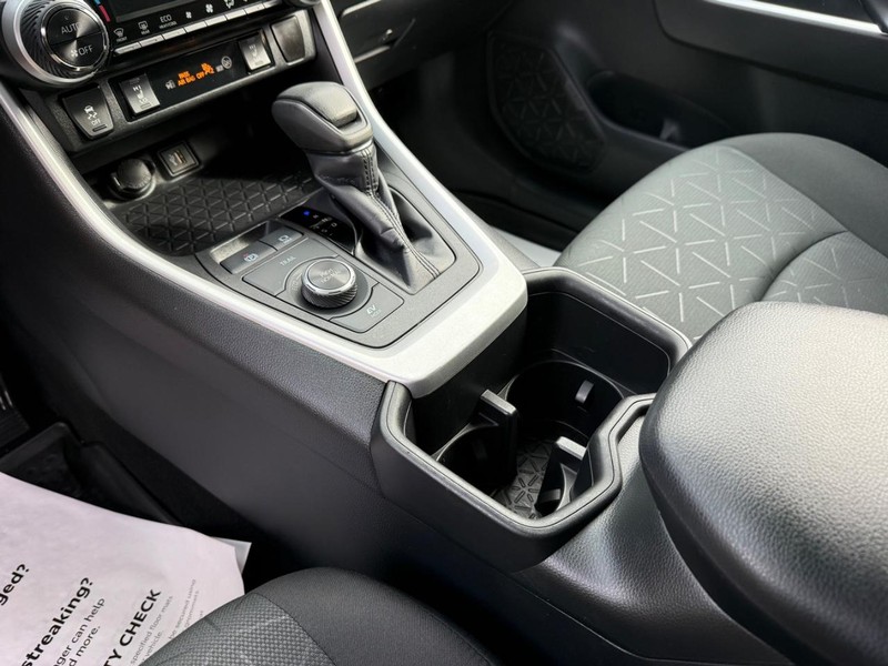 Toyota RAV4 Vehicle Image 22