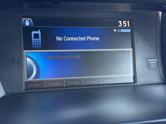 Honda Accord Sedan Vehicle Full-screen Gallery Image 16