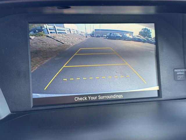 Honda Accord Sedan Vehicle Full-screen Gallery Image 17