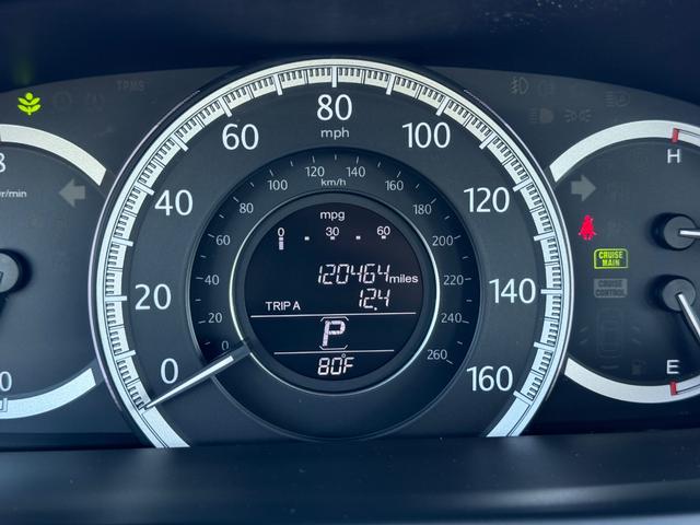 Honda Accord Sedan Vehicle Full-screen Gallery Image 22