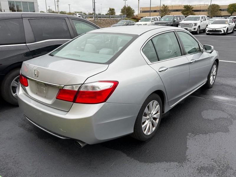 Honda Accord Sedan Vehicle Image 04