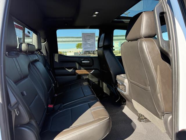 Chevrolet Silverado 1500 Vehicle Full-screen Gallery Image 10