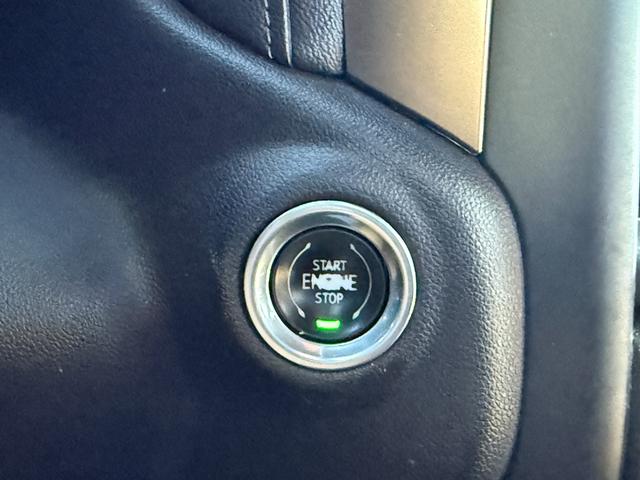 Chevrolet Silverado 1500 Vehicle Full-screen Gallery Image 18