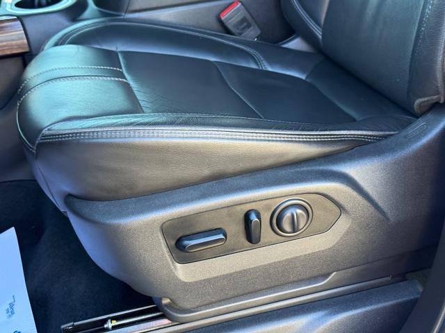 Chevrolet Silverado 1500 Vehicle Full-screen Gallery Image 25